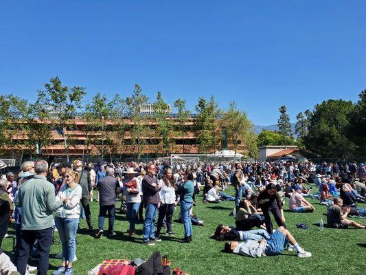 Giant crowd at Cahill for the Solar Eclipse 4-8-2024