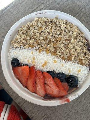 Classic açaí bowl