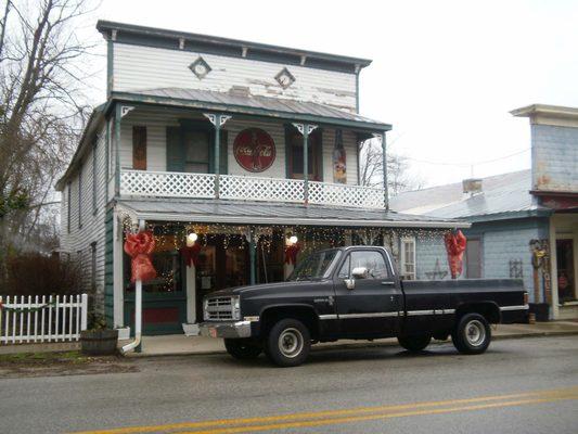 Store front in Glendale Kentucky