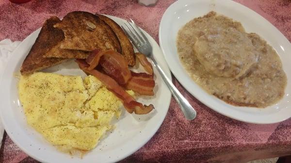 Basic fairly bland breakfast, note the 'nuke burn marks' on edges of gravy...YUK!