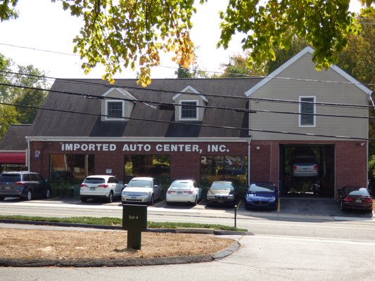 Imported Auto Center Inc- The front view of the Service Center