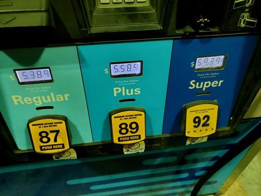 The gas price with Kama'aina Card, as of June 27, 2022.