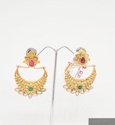 New earrings in costume jewelry!