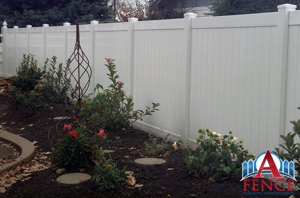 A Fence Utah. White Vinyl Fence.