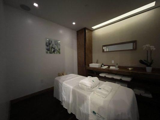 Single room massage