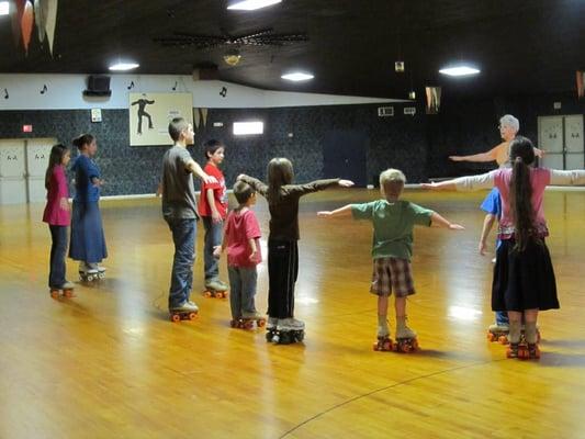 FREE 15-minute Pixie Class, included in Sat Afternoon skate