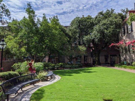 Barnet Courtyard - College of Charleston