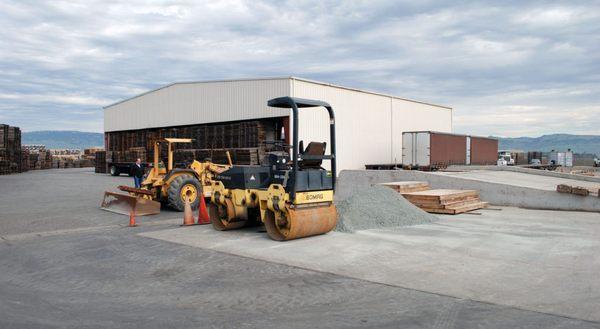 Flatbed Truck Services California Cross Docking Underway!