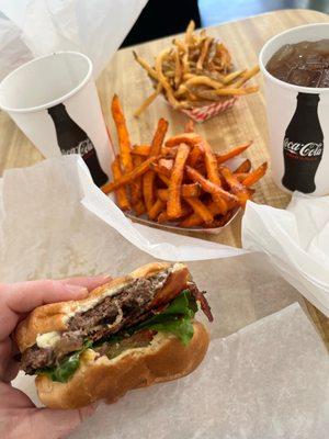 Cheeseburger with Sweet Potato Fries