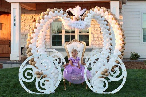 Princess Carriage - for photo op or for over a cake table