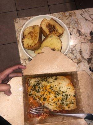 Bolognese Lasagna with Garlic Bread (3 Pcs)