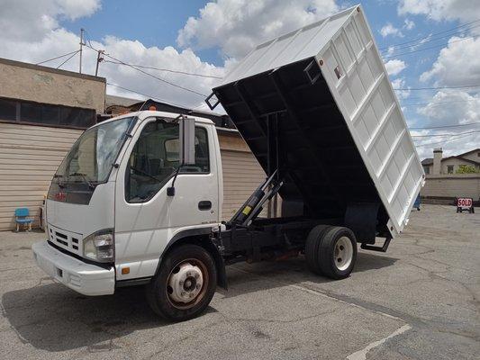 ISUZU NPR/W 4500 SERIES DUMP! GAS -CA SMOG APPROVED! LOW MILES