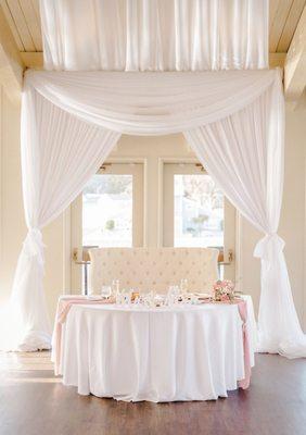 Sweetheart table with couch!