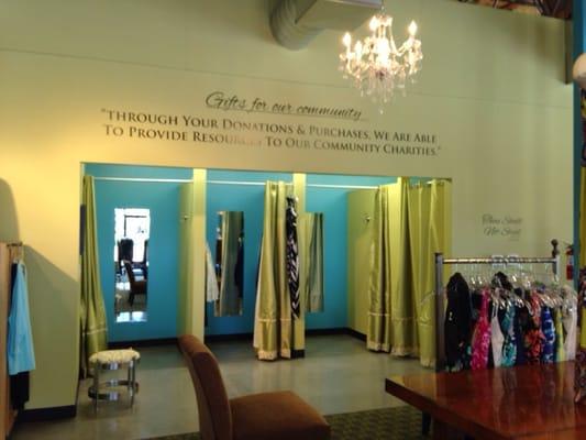 Non-profit upscale consignment store ... Cute fitting area!