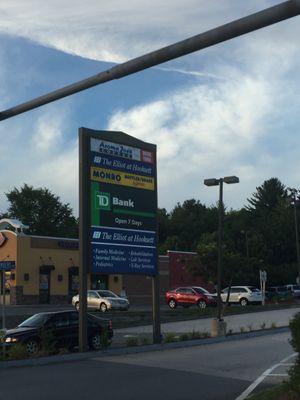 TD Bank Hooksett -- 1323 Hooksett Road / Route 3 & 28, Hooksett              Sign