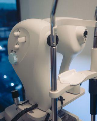 Fundus camera and retinal scanner