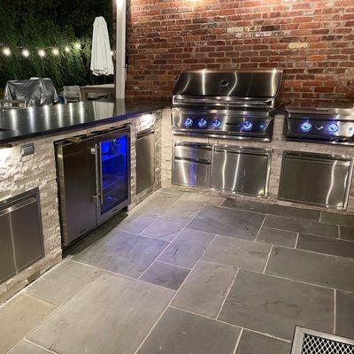 Twin Eagles & True Outdoor Kitchen Equipment with LED Accent Lighting