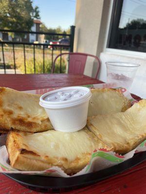 Do not get the Cheesy Cheese Garlic Bread -$5.62