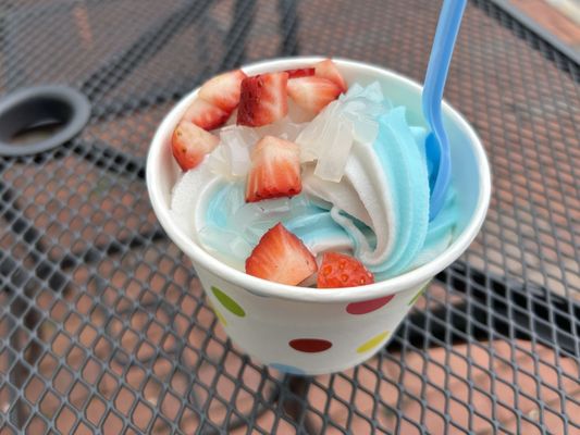 Taro and blue birthday cake yogurt with lychee and strawberry (12 oz)