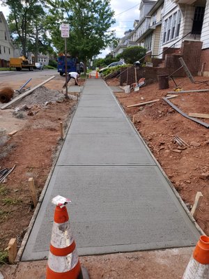 Concrete side walk