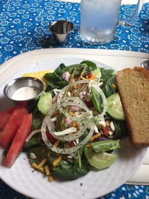 Garden salad with turkey AND it came with a slice of warm, buttered homemade bread. Yummy, just bring cash!