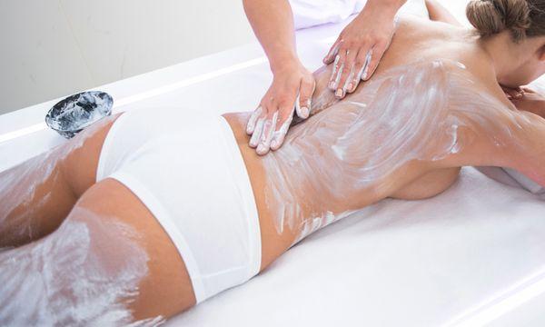 Indulge in the ultimate back treatment, combining painless extraction with sheer relaxation.