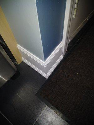 Perfect baseboard corner