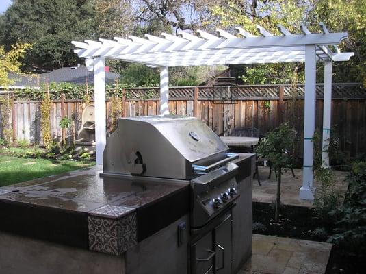 Custom Outdoor Kitchens and Pergolas