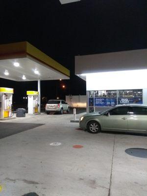 Store and gas pumps #shell  #yelpcincy #fuelrewards