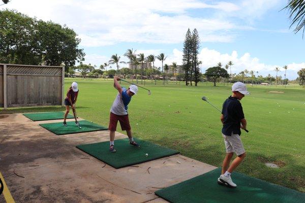 KKC- Kā'anapali Keiki Club
 Students warming up before practice.