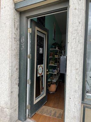 Door. 63 Parsons Ave. The Beauty Box Organic Salon & Spa.