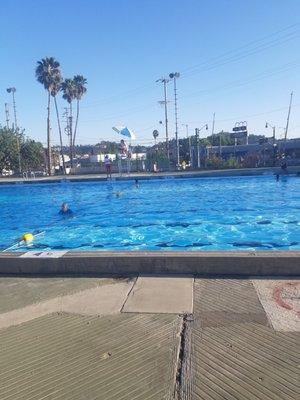 taco stalls nearby give this pool a unique aroma