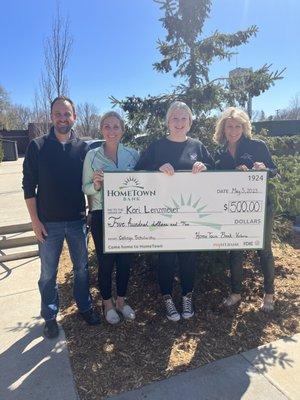 HomeTown Bank Victoria awarded Kori Lenzmeier of Holy Family Catholic High School a $500 scholarship! Congratulations Kori!