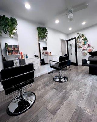 Salon Suite