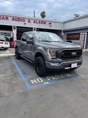 Method 305 NV 17' Nitto ridge grapplers 295/70/17 Readylift 2inch level