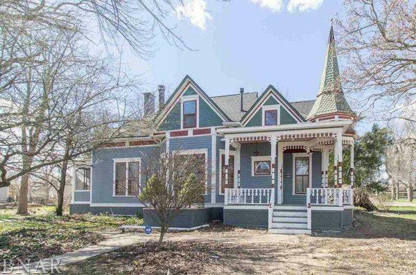 Fully restored this Victorian Home to its original look and completely remodeled the upstairs. (after pic)