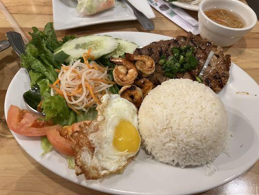 Steak , fried egg and shrimp