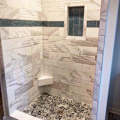 Tile shower with built-ins