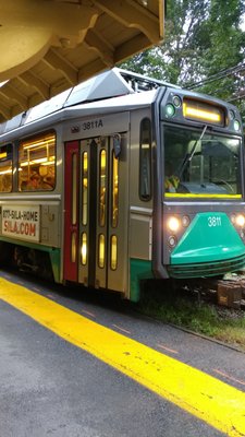 Inbound train at Newton Highlands