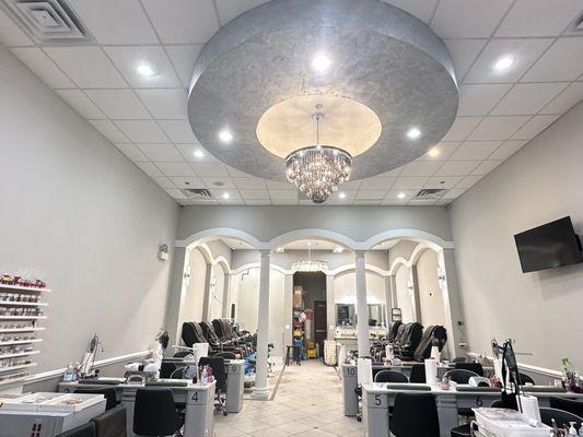 Nice , crisp and clean! They also expanded their wax area to include eyelash extension , microblading , body wax,5 new wax chair