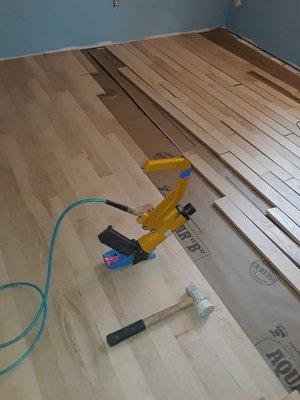 hardwood floor installing