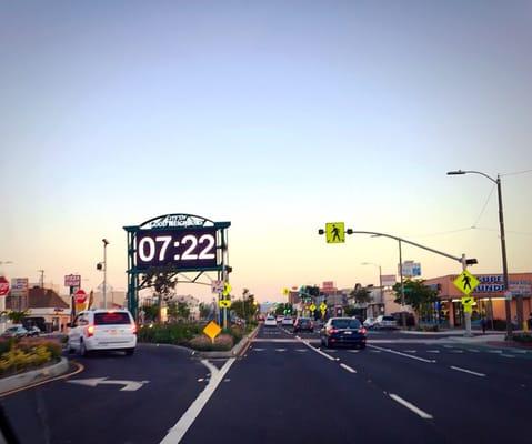 New big screen on Hawthorne Blvd.