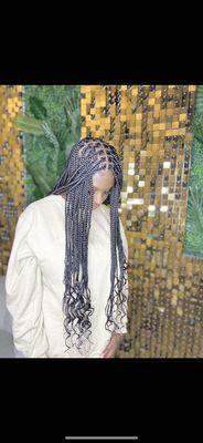 Medium knotless Box Braids