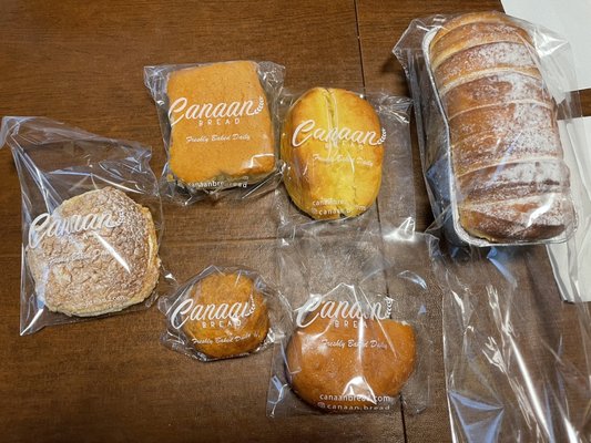 Assorted breads/cakes