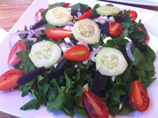 beet & goat cheese salad