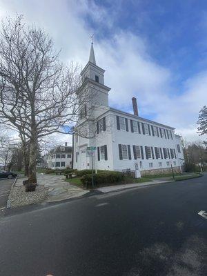 New Heights Baptist church meets every Sunday and Wednesday at the meeting house on 31 Main Street in Newtown, CT.