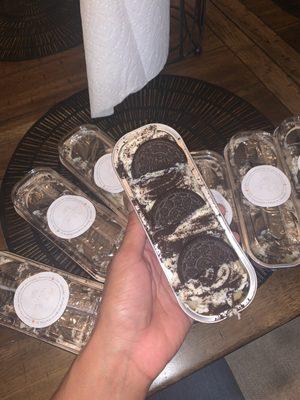 Cookies & Cream Mini Cake Pan