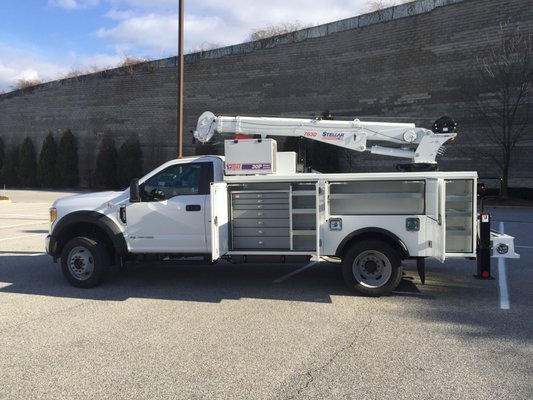 Stellar TMAX1-11 with 7630 Crane & Hydraulic Compressor on Ford F-550 Truck