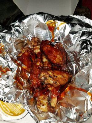 These are the honey Chipotle chicken wings from papa johns