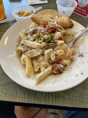 Chicken Alfredo is incredible here!